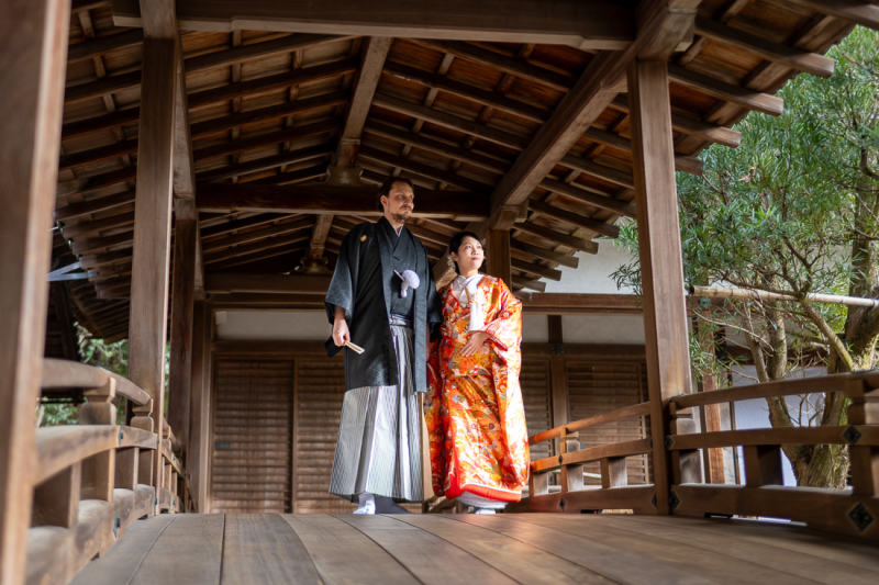 回廊での立ち姿