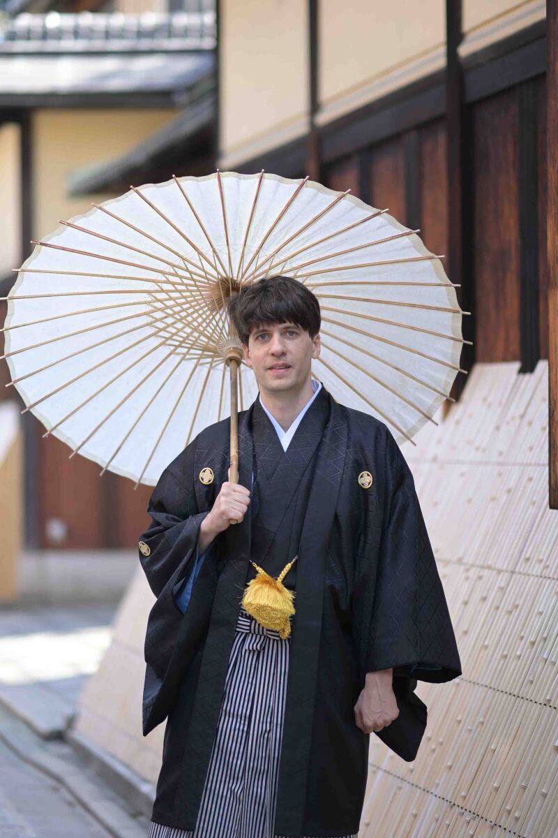 和傘がよくお似合いです