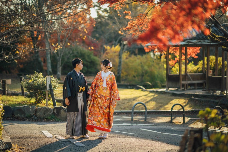 紅葉越しのふたり