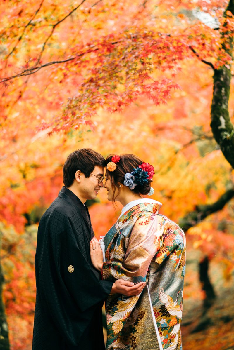 おでこをコツン