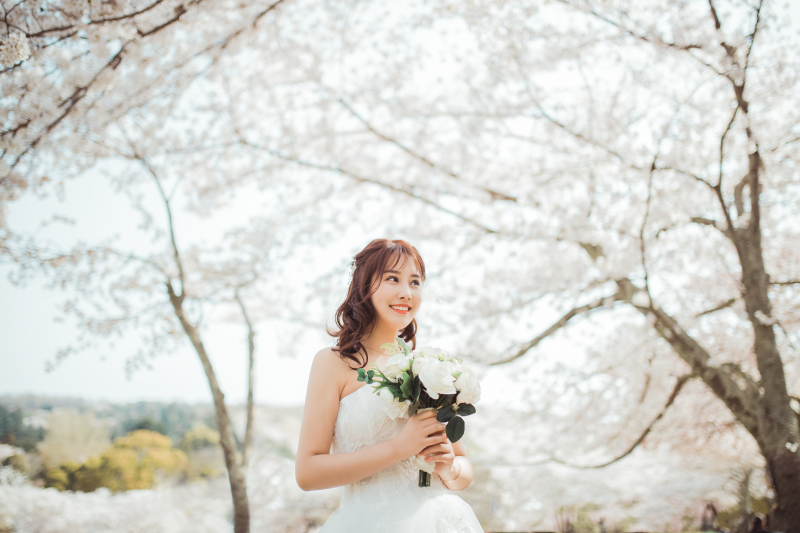 【11万円→8.8万円】洋装ライト:ドレス・タキシード各1着+ヘアメイク+ロケ地1カ所+全データ、追加料金不要【10/28予約迄