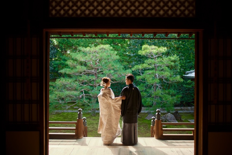 【17.6→11万円】京都寺院・和装1着プラン、白無垢 or 色打掛+ヘアメイク+全データ、1日1組限定7/10~10/30撮影