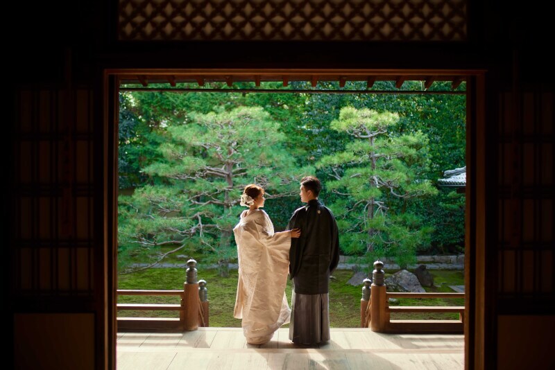 【15.4万円→11万円】結婚祈祷可!寺院和装1着プラン:白無垢or色打掛+提携寺院+ヘア+全データ込【10/28予約迄