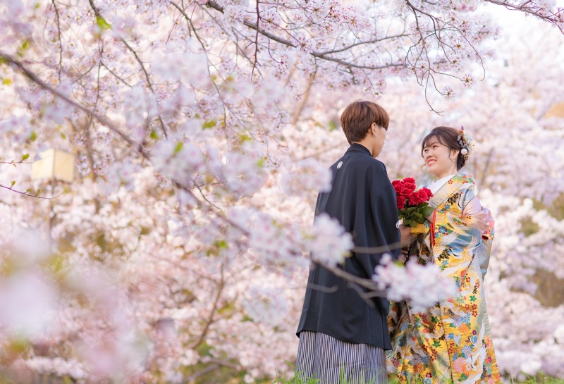 桜シーズンご予約可能!【13.2万円→7.7万円】洋装 or 和装1着ライト:1日1組限定3/20~4/12撮影