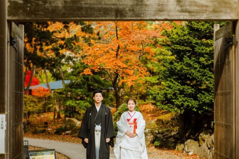 鮮やかな紅葉と一緒に