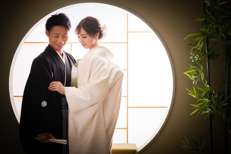 和装で厳かに