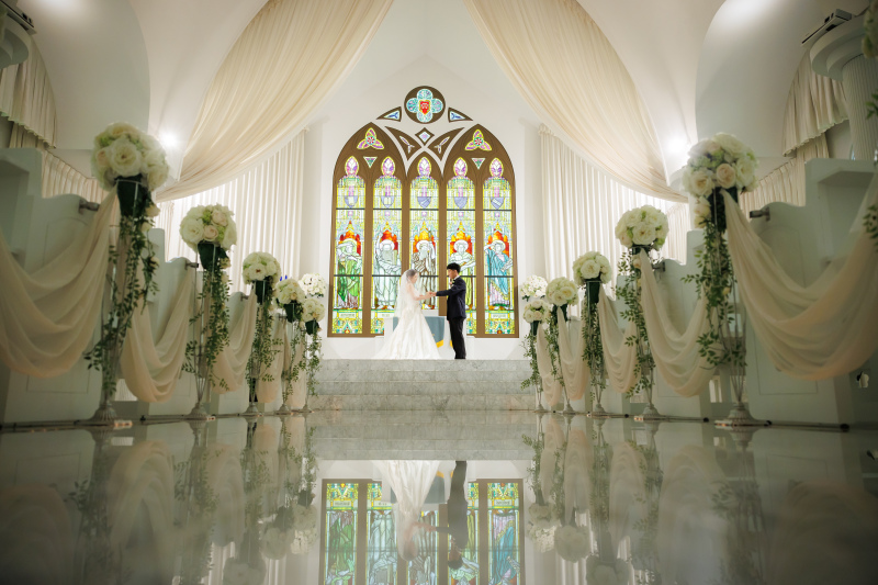 静かな空間でのチャペルフォト