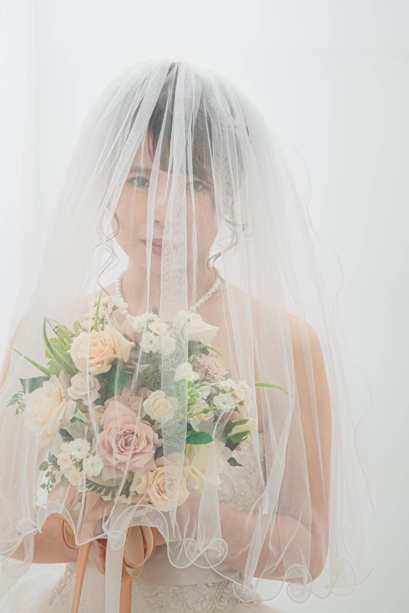 ベール越しの花嫁