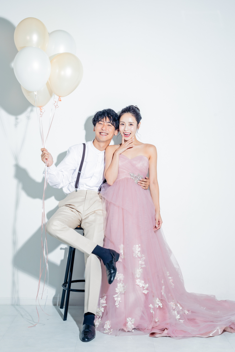 ワタベウェディング札幌フォトスタジオ_カラードレスが豊富