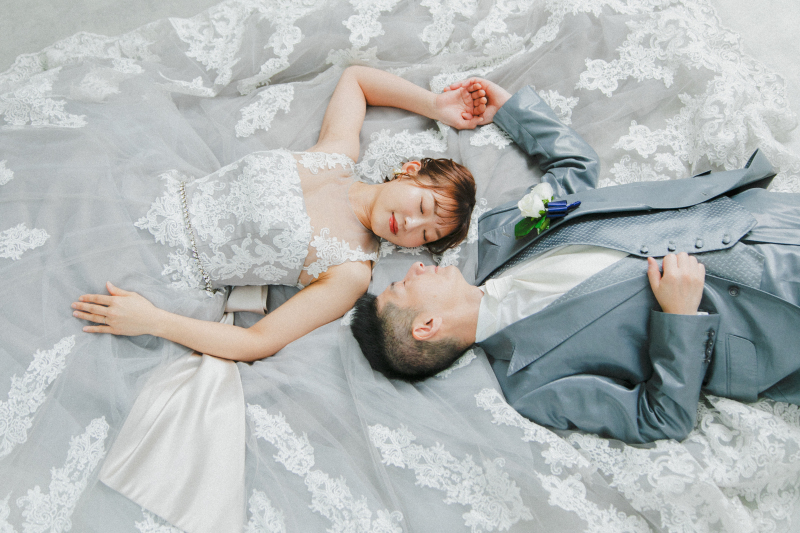 ワタベウェディング札幌フォトスタジオ_カラードレスが豊富