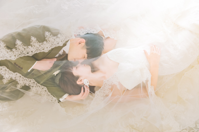 マリアヴェールを使っての一枚です
お二人の愛が暖かく包まれるように