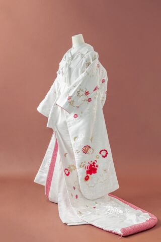 鹿の子梅に金刺繍