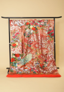 エンジ地牡丹に孔雀