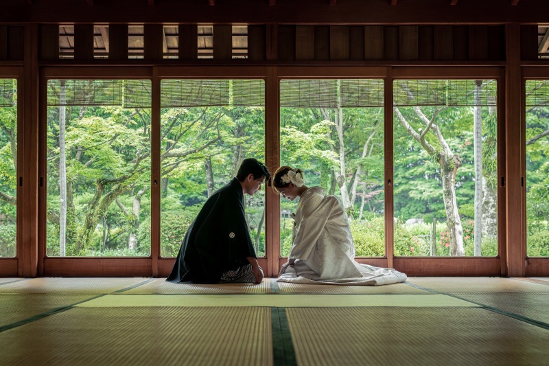 和室で