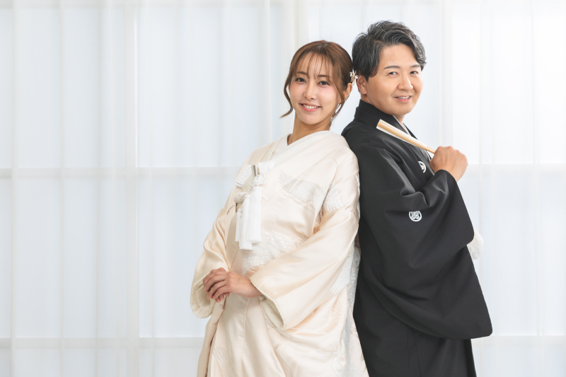 背中合わせ
