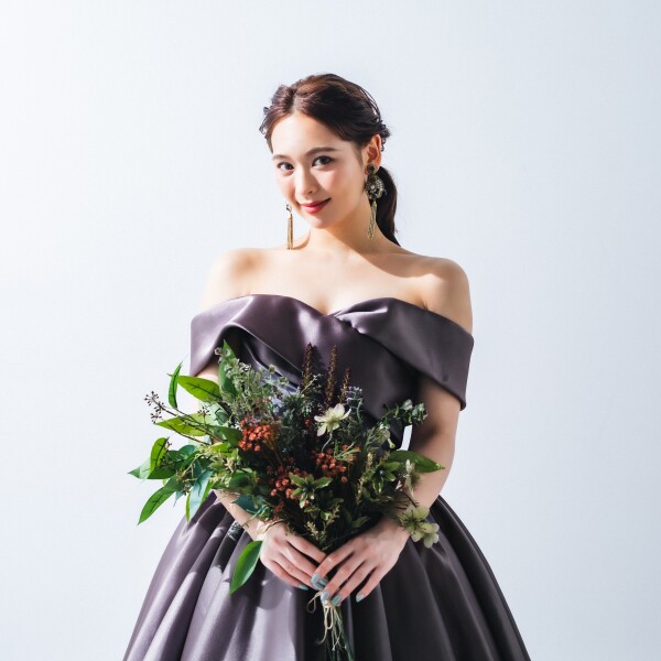 ワタベウェディング福岡フォトスタジオ_カラードレスが豊富