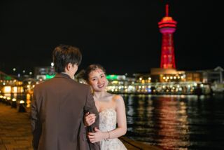 ワタベウェディング福岡フォトスタジオ_夜景フォト（タワーや街中で昼間とは違った特別な撮影を）