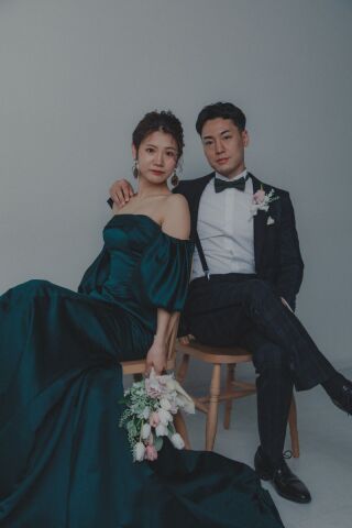 ワタベウェディング福岡フォトスタジオ_スタジオ洋装（天候に左右されずシンプルでお二人らしさが残せる）