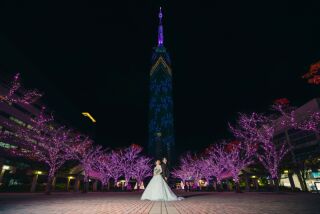ワタベウェディング福岡フォトスタジオ_夜景フォト（タワーや街中で昼間とは違った特別な撮影を）