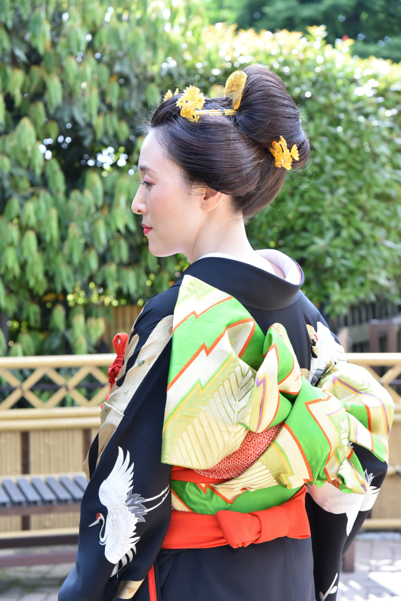 お母様の帯を花嫁衣裳に。