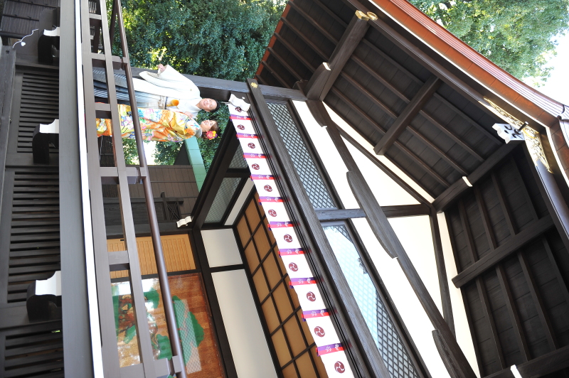 沼袋氷川神社の能楽堂はとても、絵になります。