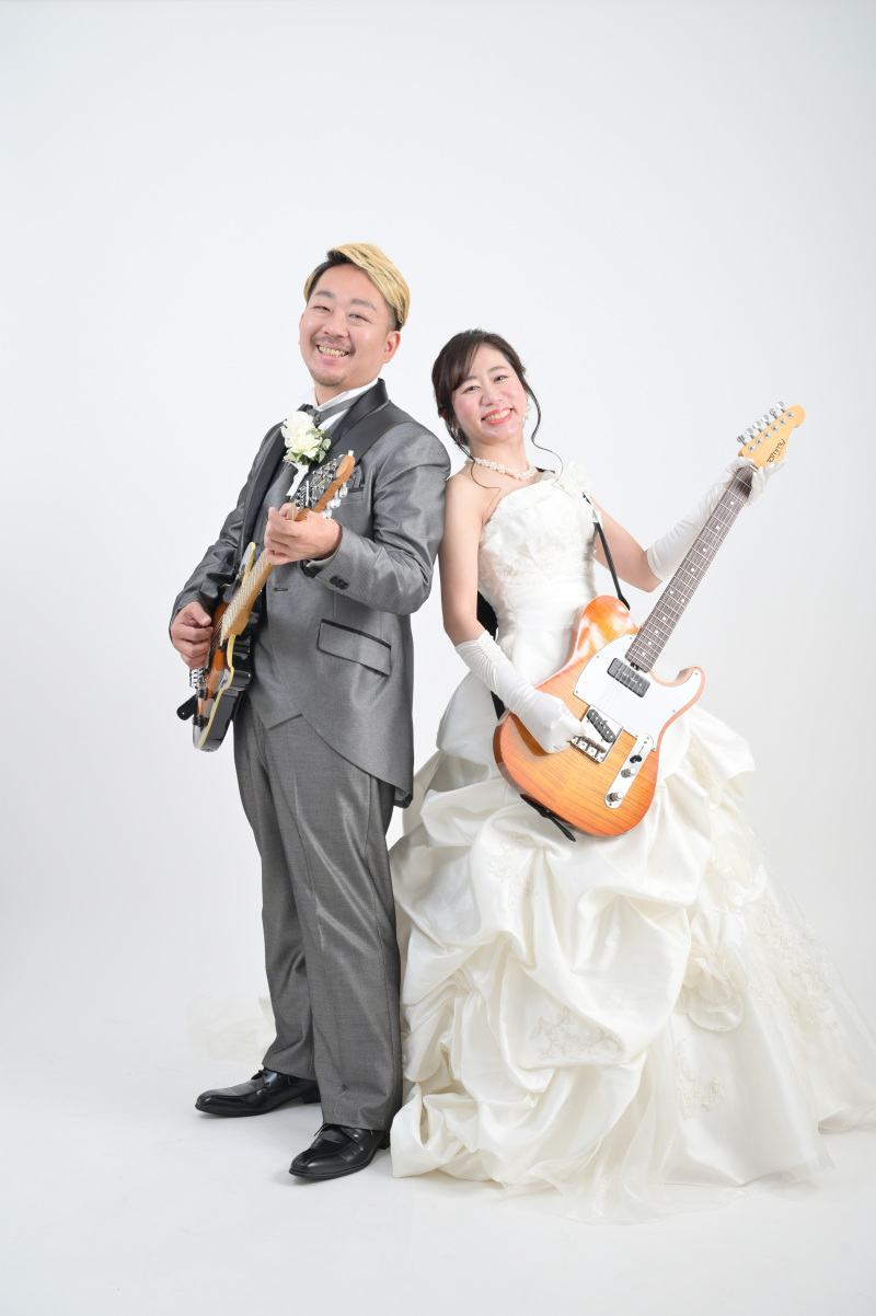 ギターはご新郎のお持ち込み品♪