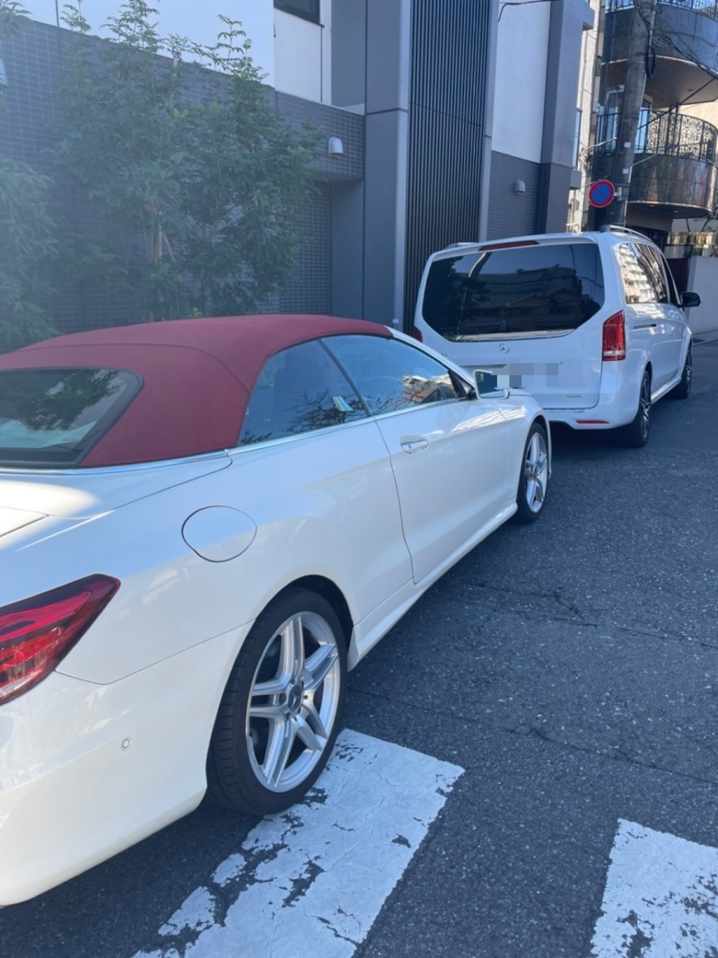 お二人専用車と撮影用のクルマは待機中!