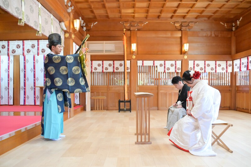 手を清め、お参りを済ませた後は、奉告祭へ