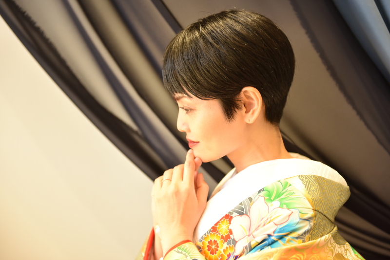 いつもと違う花嫁様を写真でパチリ。