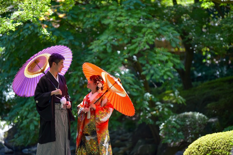 ウエディングサロンリーベルミースタジオ_庭園で撮影できる