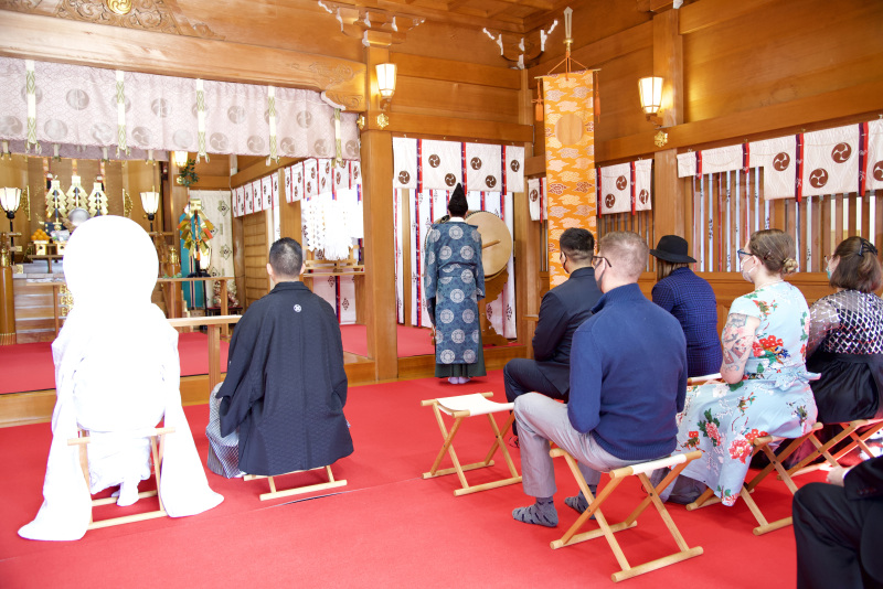 儀式(祝詞)は日本語となりますが、通訳も可能です