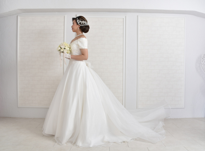 ウエディングサロンリーベルミースタジオ_ウエディングドレスが豊富