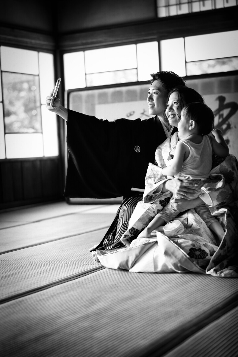 休憩中の素の表情もドラマチック