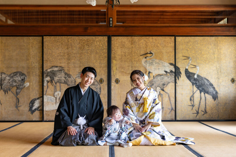 格式高い群鶴図襖前も温かく