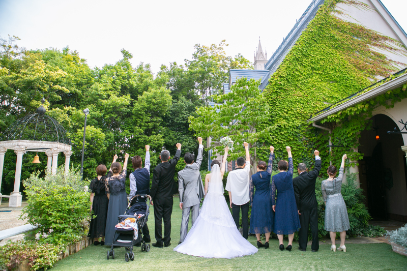 【本格ステンドグラスチャペルで】チャペル+ 館内ロケ&ガーデン撮影《多彩なシーンで撮影できる♪》洋装1点(守山スタジオ)
