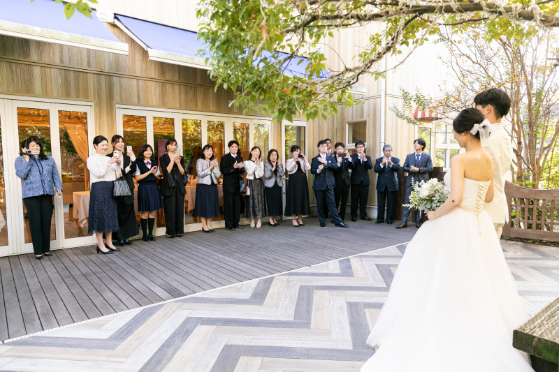 レストランでのウェディングパーティー