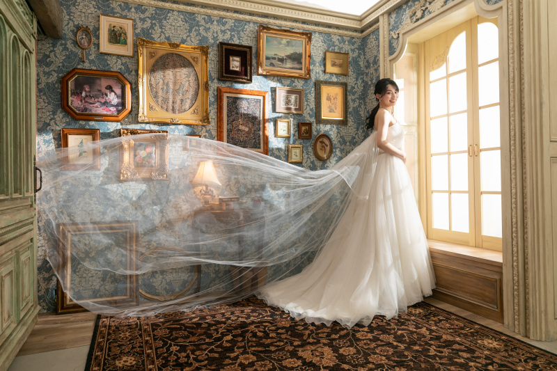 ベールをなびかせて