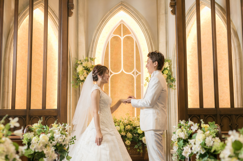 【プチ結婚式プラン】シンプルプラン+挙式セレモニー+フレンチフルコース4名様分◆ウエディングドレス1着◆50カットデータ付き