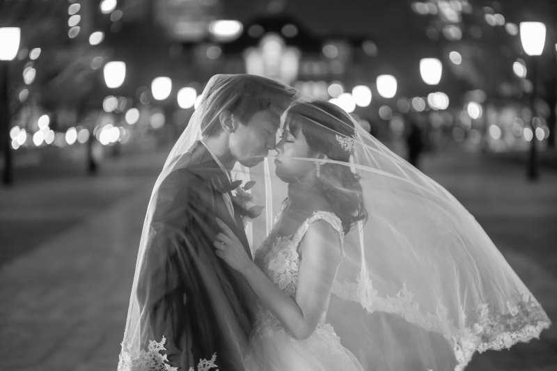 ベールショットをモノクロ加工で