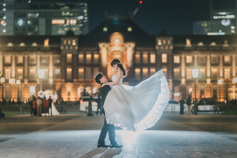 海外ドラマのワンシーンのように華やかな一枚を