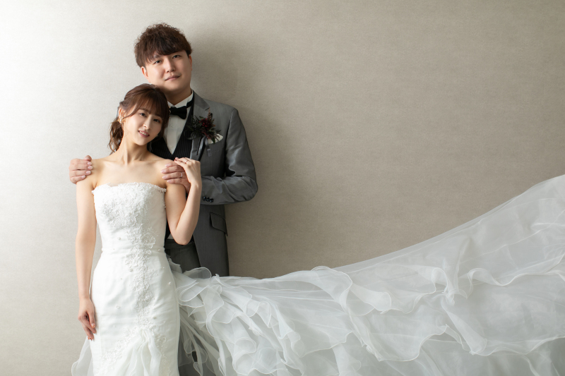 ドレスのトレーンを活かして