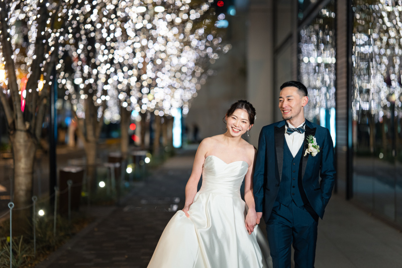 微笑みながらナチュラルに歩くシーンも撮影しました