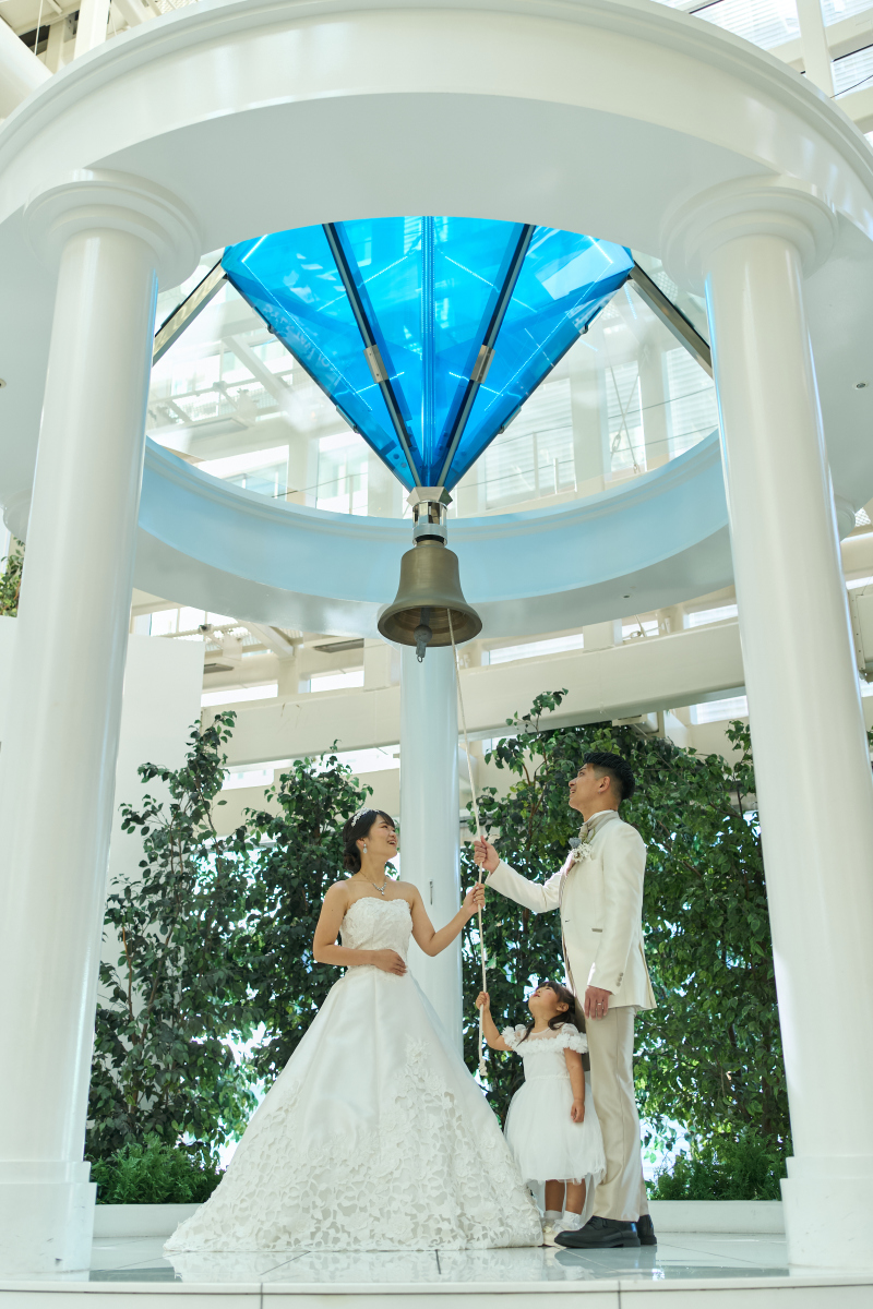 家族3人で鐘を鳴らしたり