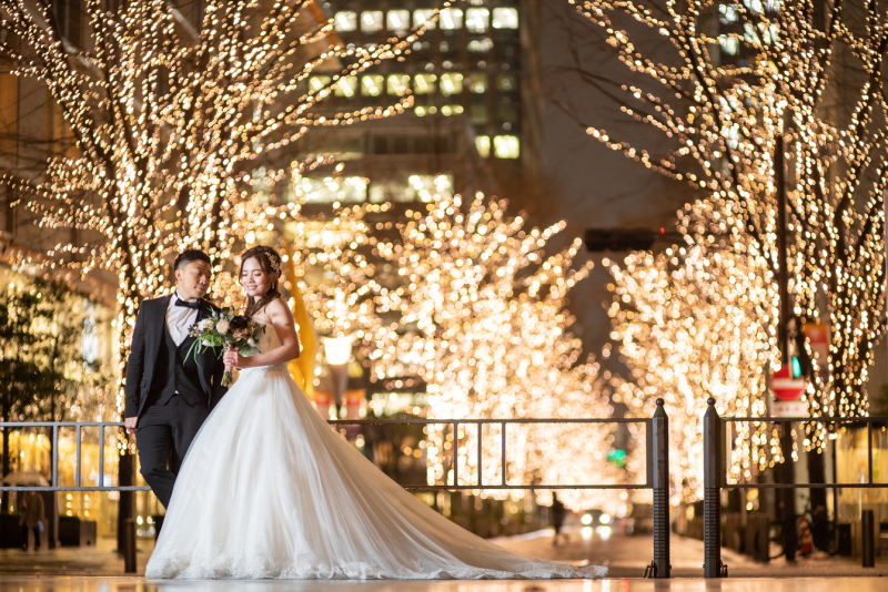 イルミネーションの中で