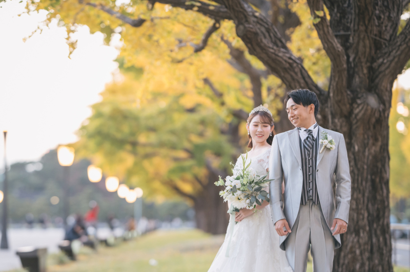 丸の内・行幸通りの銀杏並木でナチュラルな雰囲気に