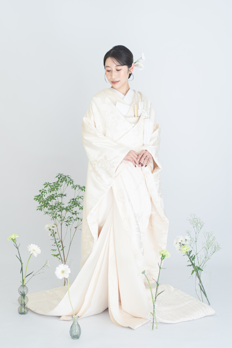 生花を花瓶でスタイリング