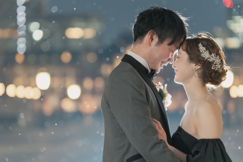 降り出した雨すらロマンティックに