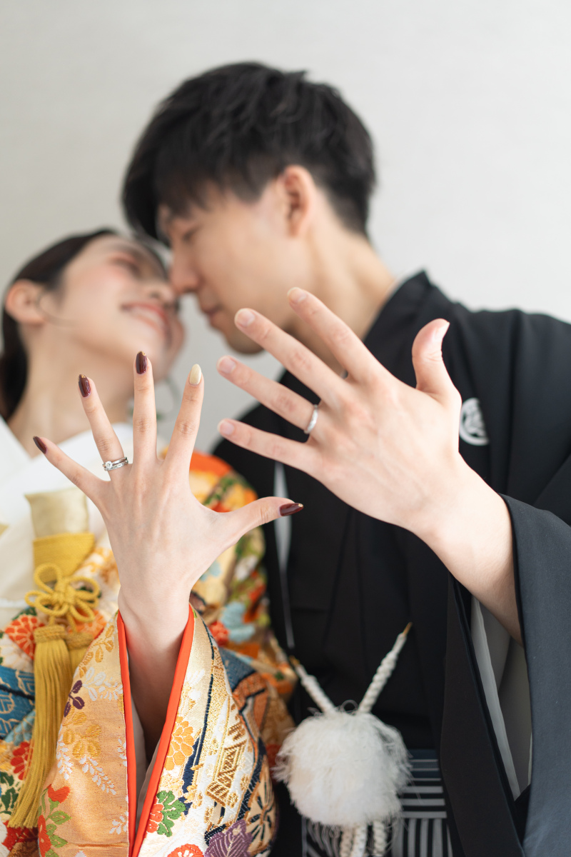 指輪をアピールのポーズ♪