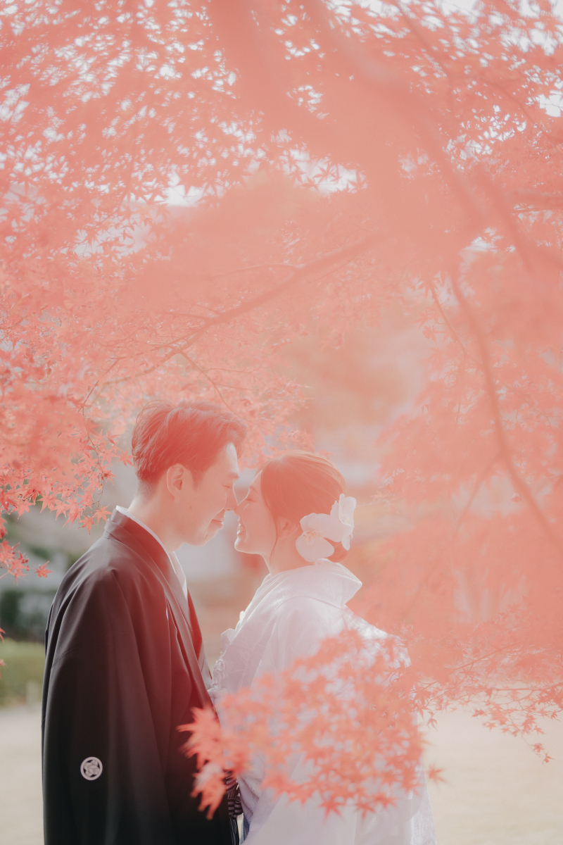 淡い赤色に囲まれて&hellip;！