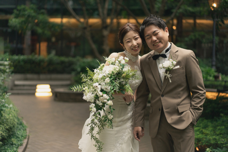 和装の庭園から洋装での丸の内ロケーション